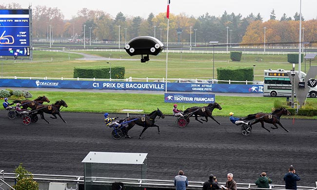 Photo d'arrivée de la course pmu PRIX DE BACQUEVILLE à PARIS-VINCENNES le Samedi 8 novembre 2025