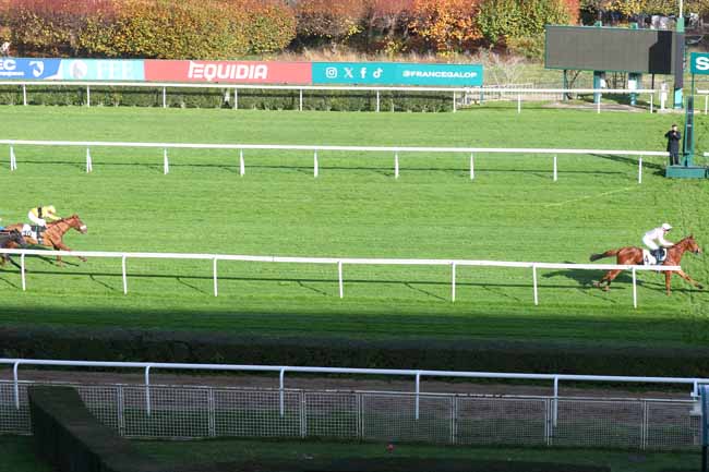 Photo d'arrivée de la course pmu PRIX DOUVE à SAINT CLOUD le Dimanche 9 novembre 2025