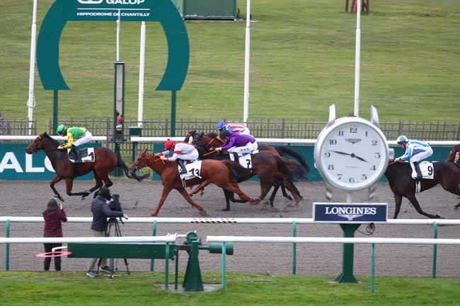 Photo d'arrivée de la course pmu PRIX DE LA SALLE DES GARDES à CHANTILLY le Lundi 10 novembre 2025