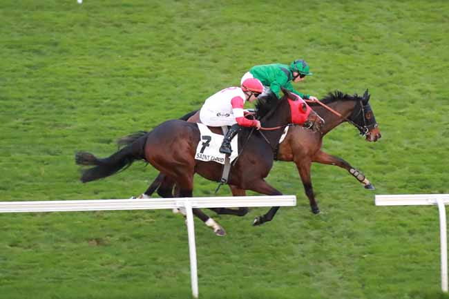 Photo d'arrivée de la course pmu PRIX DU HARAS D'OUILLY à SAINT CLOUD le Vendredi 14 novembre 2025