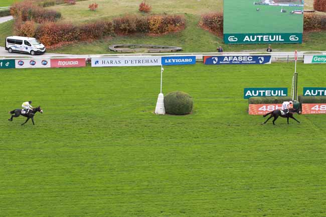 Photo d'arrivée de la course pmu PRIX AL CAPONE II à AUTEUIL le Samedi 15 novembre 2025