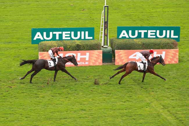 Photo d'arrivée de la course pmu PRIX CONGRESS à AUTEUIL le Samedi 15 novembre 2025