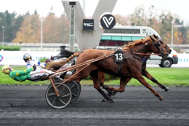 Photo d'arrivée de la course pmu PRIX RFM (PRIX JEAN-MAURICE BETEAU) à PARIS-VINCENNES le Dimanche 16 novembre 2025