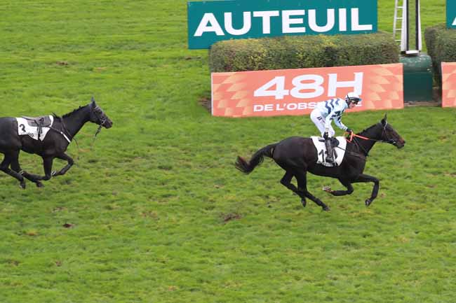 Photo d'arrivée de la course pmu PRIX CACAO à AUTEUIL le Dimanche 16 novembre 2025