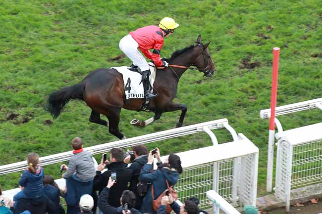 Photo d'arrivée de la course pmu PRIX CAMBACERES - GRANDE COURSE DE HAIES DES 3 ANS à AUTEUIL le Dimanche 16 novembre 2025