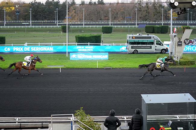 Photo d'arrivée de la course pmu PRIX DE SERIGNAN à PARIS-VINCENNES le Lundi 17 novembre 2025