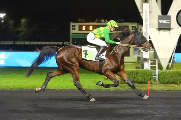 Photo d'arrivée de la course pmu PRIX HESTIA à PARIS-VINCENNES le Mardi 18 novembre 2025
