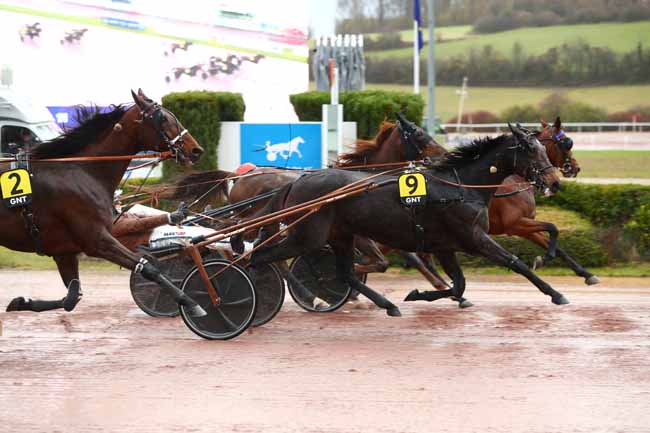 Arrivée quinté pmu PRIX JACQUES BRION - GRAND NATIONAL DU TROT à MAUQUENCHY