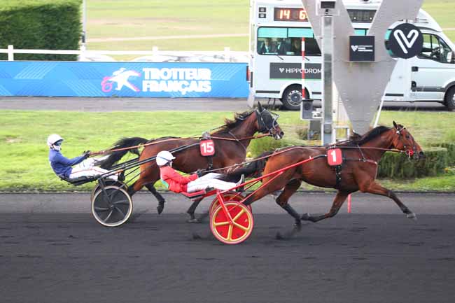 Photo d'arrivée de la course pmu PRIX DE PICARDIE à PARIS-VINCENNES le Jeudi 20 novembre 2025