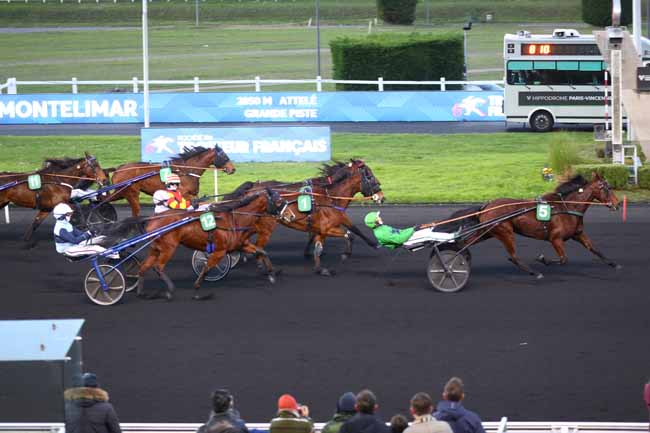 Photo d'arrivée de la course pmu PRIX DE MONTELIMAR à PARIS-VINCENNES le Jeudi 20 novembre 2025