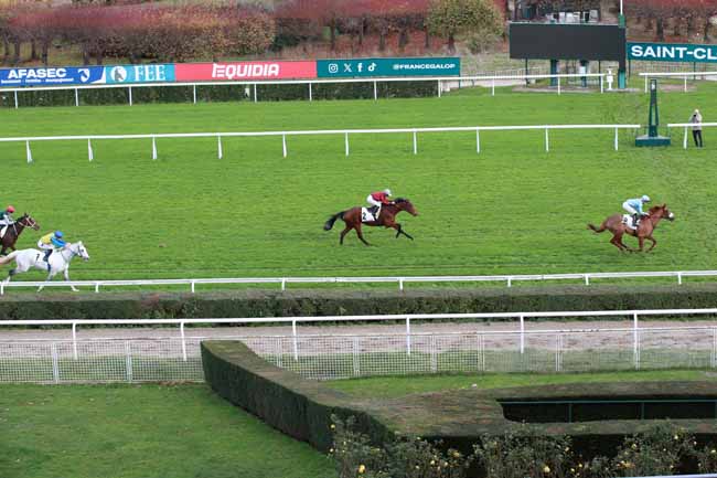 Photo d'arrivée de la course pmu GRAND PRIX DES APPRENTIS (FINALE DU CHAMPIONNAT PARISTURF DES APPRENTIS ET JEUNES JOCKEYS) à SAINT CLOUD le Jeudi 20 novembre 2025