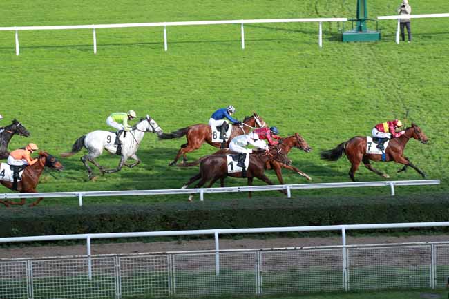 Photo d'arrivée de la course pmu PRIX DU TUNNEL DE SAINT-CLOUD à SAINT CLOUD le Jeudi 20 novembre 2025