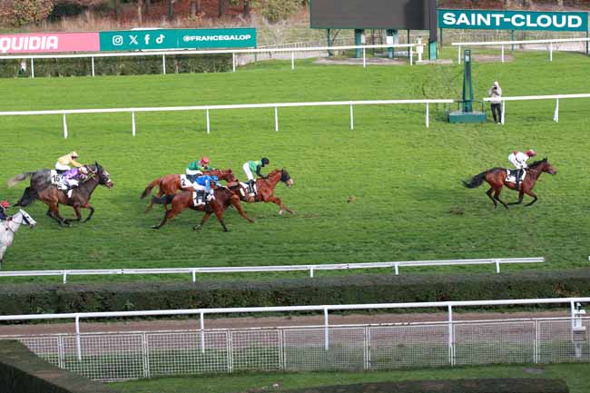 Photo d'arrivée de la course pmu PRIX DU PLATEAU DE SACLAY à SAINT CLOUD le Jeudi 20 novembre 2025