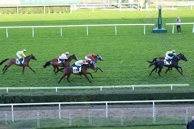 Photo d'arrivée de la course pmu PRIX DE LA FRETTE à SAINT CLOUD le Jeudi 20 novembre 2025