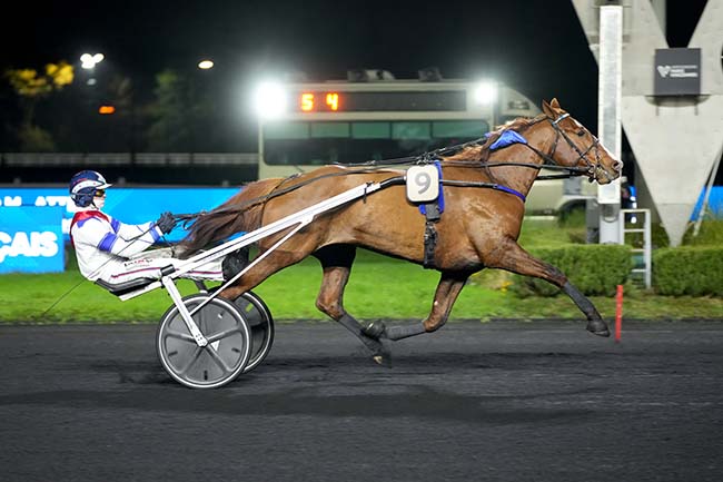 Photo d'arrivée de la course pmu PRIX TRITON à PARIS-VINCENNES le Vendredi 21 novembre 2025