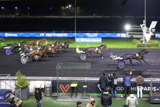 Photo d'arrivée de la course pmu PRIX D'ANGLES à PARIS-VINCENNES le Samedi 22 novembre 2025