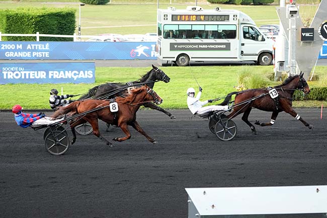 Photo d'arrivée de la course pmu PRIX D'HOSSEGOR à PARIS-VINCENNES le Lundi 24 novembre 2025