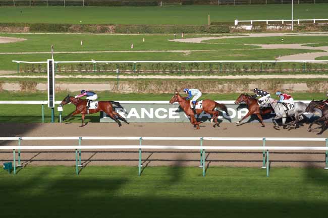 Photo d'arrivée de la course pmu FINALE DU HANDICAP CHALLENGE DES GENTLEMEN-RIDERS à DEAUVILLE le Mardi 25 novembre 2025