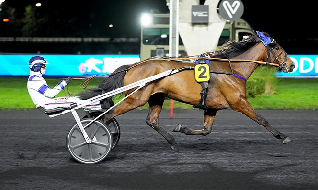 Photo d'arrivée de la course pmu PRIX DE ROZAY-EN-BRIE à PARIS-VINCENNES le Mercredi 26 novembre 2025