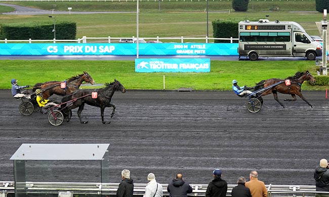 Photo d'arrivée de la course pmu PRIX DU SAP à PARIS-VINCENNES le Jeudi 27 novembre 2025