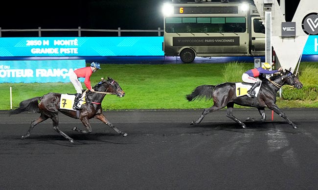 Photo d'arrivée de la course pmu PRIX PAUL BUQUET à PARIS-VINCENNES le Jeudi 27 novembre 2025