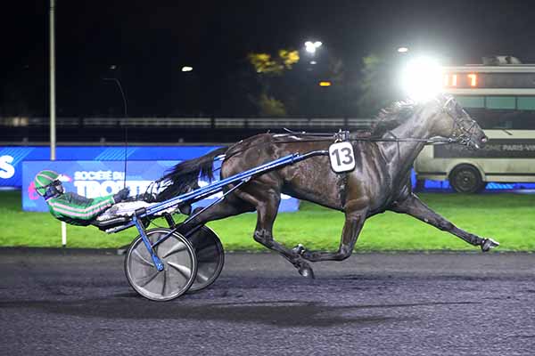 Photo d'arrivée de la course pmu PRIX CERES à PARIS-VINCENNES le Vendredi 28 novembre 2025