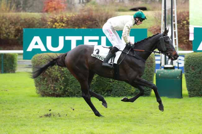 Photo d'arrivée de la course pmu PRIX LE PONTET à AUTEUIL le Samedi 29 novembre 2025