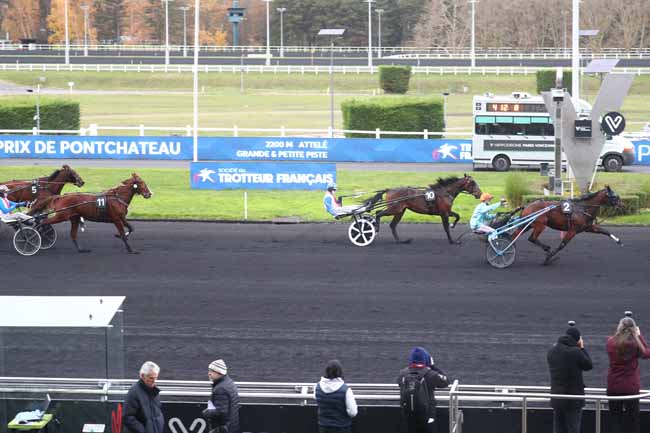 Photo d'arrivée de la course pmu PRIX DE PONTCHATEAU à PARIS-VINCENNES le Mercredi 3 décembre 2025