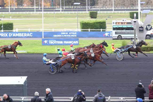 Photo d'arrivée de la course pmu PRIX D'AMBERAC à PARIS-VINCENNES le Mercredi 3 décembre 2025