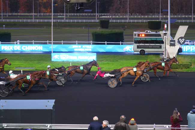Photo d'arrivée de la course pmu PRIX DE CHINON à PARIS-VINCENNES le Jeudi 4 décembre 2025