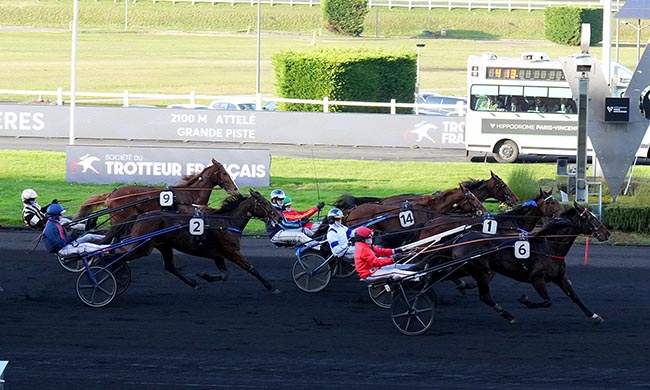 Photo d'arrivée de la course pmu PRIX DE BUSSIERES à PARIS-VINCENNES le Samedi 6 décembre 2025