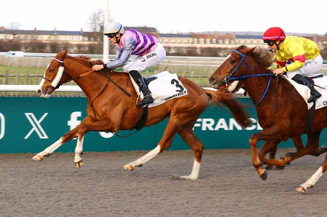 Photo d'arrivée de la course pmu PRIX DE LA BOUCLE D'EN HAUT à CHANTILLY le Samedi 6 décembre 2025