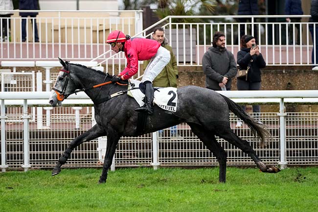Photo d'arrivée de la course pmu PRIX FRANCOIS DE PONCINS à AUTEUIL le Dimanche 7 décembre 2025