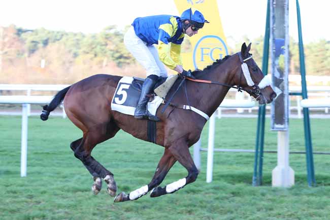 Photo d'arrivée de la course pmu PRIX BARON MAURICE DE NEXON à FONTAINEBLEAU le Mardi 9 décembre 2025