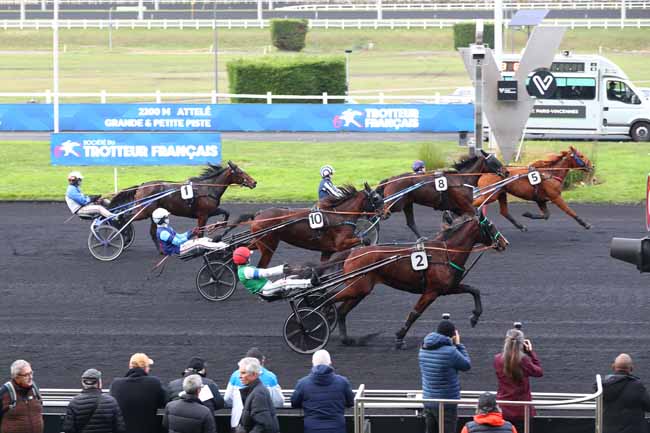 Photo d'arrivée de la course pmu PRIX DE MERAL à PARIS-VINCENNES le Mercredi 10 décembre 2025
