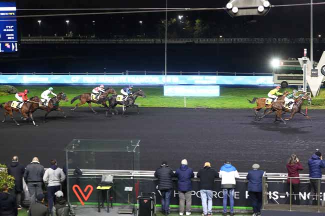 Photo d'arrivée de la course pmu PRIX AUGUSTE FRANCOIS à PARIS-VINCENNES le Mercredi 10 décembre 2025