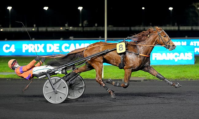 Photo d'arrivée de la course pmu PRIX DE CAMPBON à PARIS-VINCENNES le Vendredi 12 décembre 2025