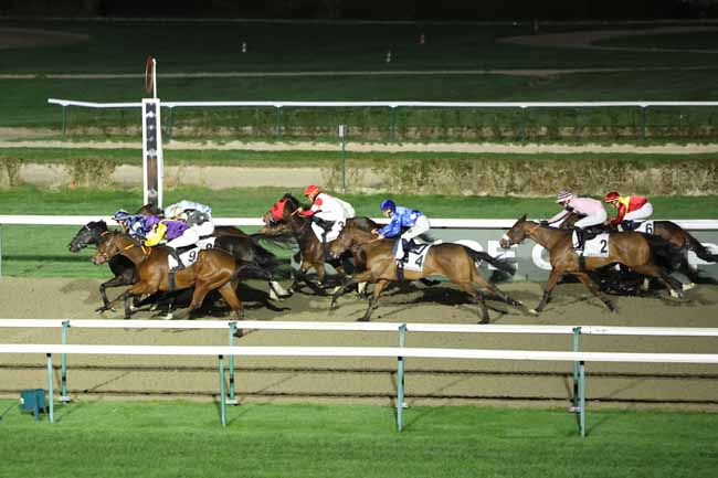 Photo d'arrivée de la course pmu PRIX DE LA PLAGE à DEAUVILLE le Samedi 13 décembre 2025