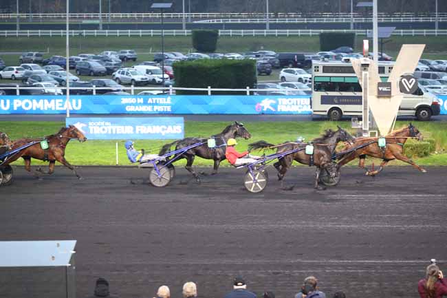 Photo d'arrivée de la course pmu PRIX GENERAL DU POMMEAU à PARIS-VINCENNES le Dimanche 14 décembre 2025