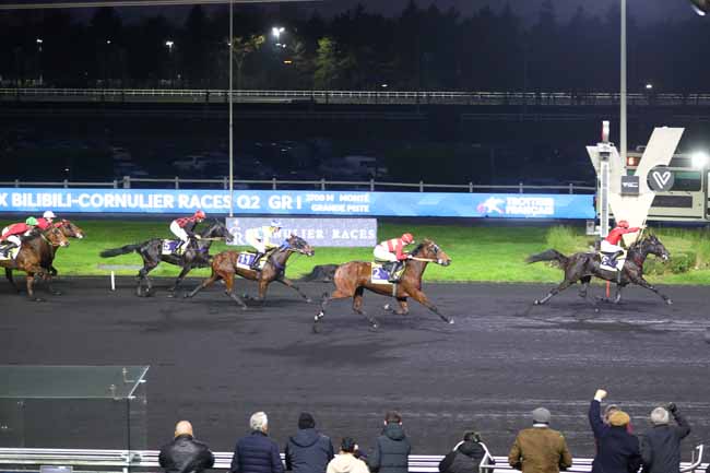 Photo d'arrivée de la course pmu PRIX BILIBILI - CORNULIER RACES Q2 à PARIS-VINCENNES le Dimanche 14 décembre 2025