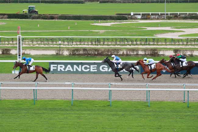 Photo d'arrivée de la course pmu PRIX DU MERLERAULT à DEAUVILLE le Jeudi 18 décembre 2025