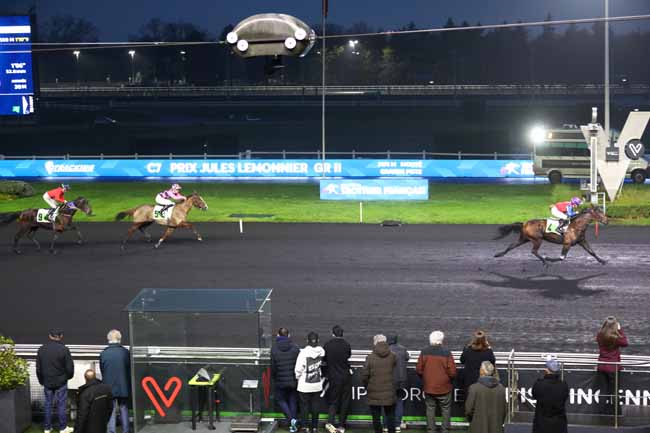 Photo d'arrivée de la course pmu PRIX JULES LEMONNIER à PARIS-VINCENNES le Samedi 20 décembre 2025
