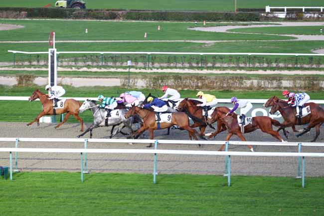 Photo d'arrivée de la course pmu PRIX PETITE ETOILE à DEAUVILLE le Lundi 22 décembre 2025