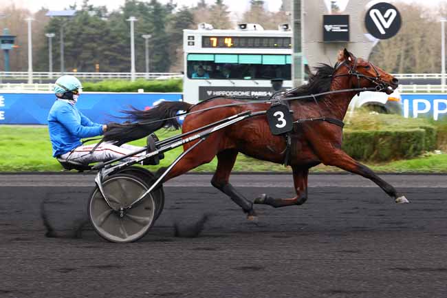 Photo d'arrivée de la course pmu PRIX DE BARCELONNETTE à PARIS-VINCENNES le Mercredi 24 décembre 2025