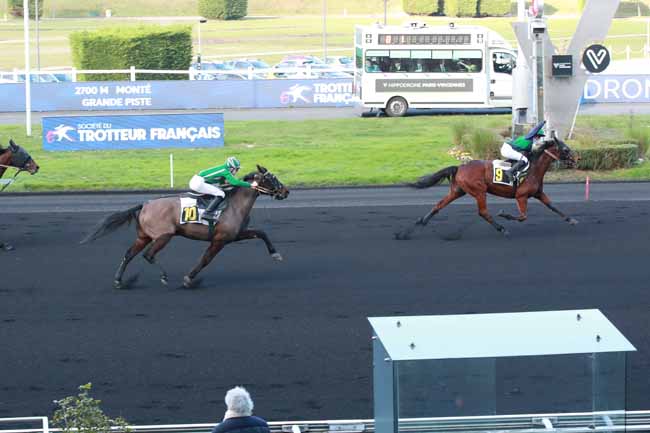 Photo d'arrivée de la course pmu PRIX DE GENCAY à PARIS-VINCENNES le Mercredi 24 décembre 2025