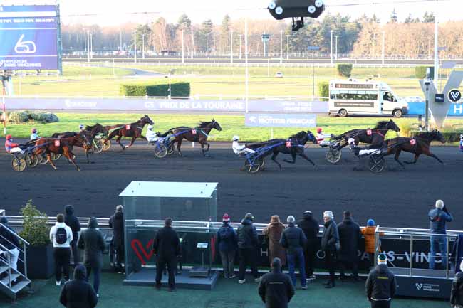 Photo d'arrivée de la course pmu PRIX DE LA TOURAINE à PARIS-VINCENNES le Jeudi 25 décembre 2025