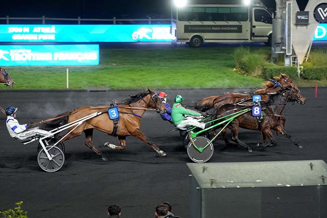 Photo d'arrivée de la course pmu PRIX DE SAINTE-MARIE-DU-MONT à PARIS-VINCENNES le Samedi 27 décembre 2025