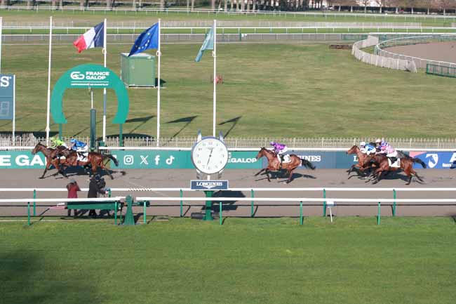 Photo d'arrivée de la course pmu PRIX DU SALON D'ORLEANS à CHANTILLY le Samedi 27 décembre 2025