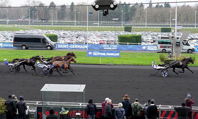 Photo d'arrivée de la course pmu PRIX DE SAINT-GERMAIN à PARIS-VINCENNES le Dimanche 28 décembre 2025