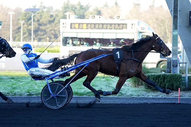 Photo d'arrivée de la course pmu PRIX DE GRAY à PARIS-VINCENNES le Lundi 29 décembre 2025